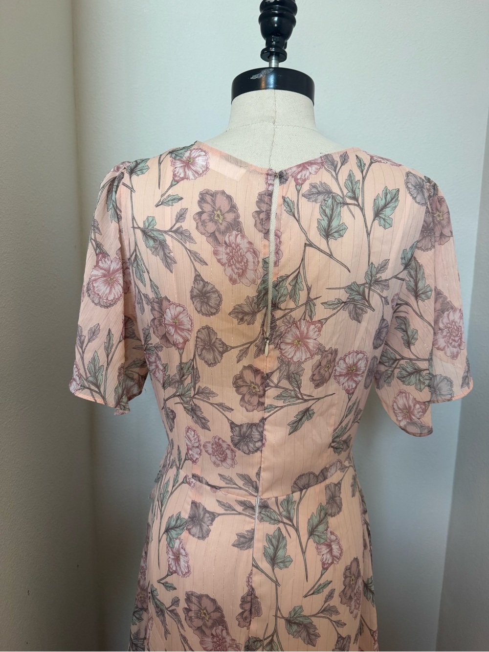 ASTR The Label Floral Garden Midi Dress - Picture 6 of 9